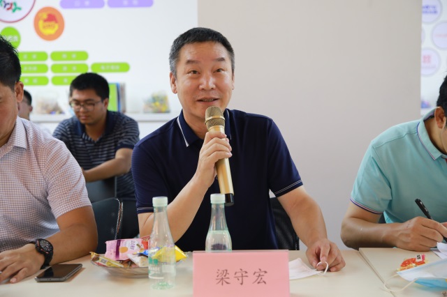 2.梁董.JPG